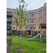 Super & Spacious Two Bedroom with Balcony in Grays