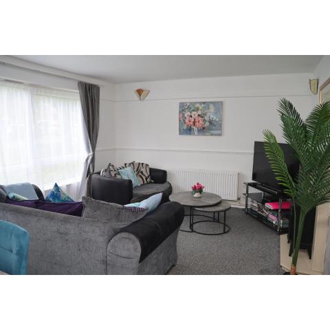 Superb 3 Bedroom flat in Stafford