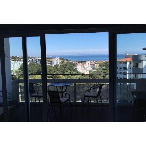 Superb view over Cascais and the Ocean, with wonderful balcony