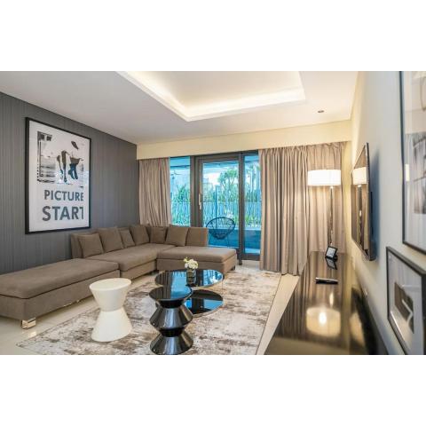 Tanin - Luxurious 2BR Apartment in DAMAC Paramount