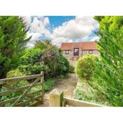 Tawny cottage w pool and enclosed garden