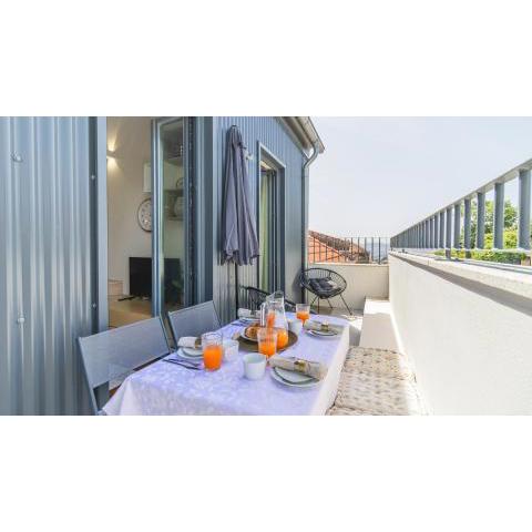 Terrace Pool Apartment Oporto by LovelyStay