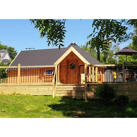 The Hive - Unique log cabin with wood burning stove