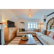 The Nook, Newly Available Relaxed 2 bed, Cotswolds