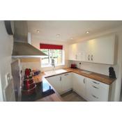 Thorne - 3 Bed - Refurbished - Quiet Location