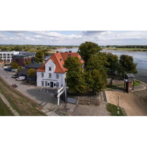 Traditionshaus by Zollenspieker Fährhaus