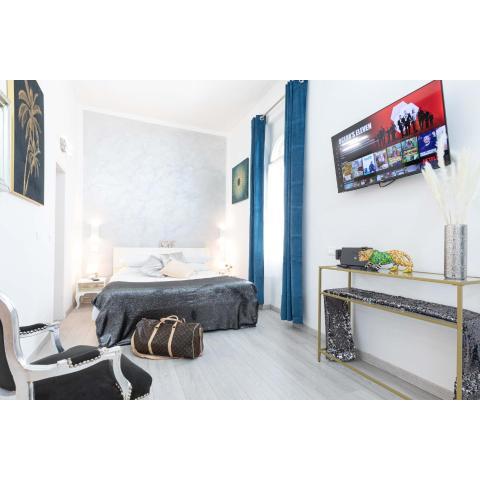 Trastevere Blue King Studio Suite