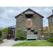 Trysor Holiday Cottage, Coach House with sea views