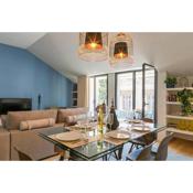 Very central and cool 2 bed apartment with balcony & parking 77 by Lisbonne Collection