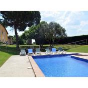 Vibranr Holiday Home in Aiguaviva with Swimming Pool