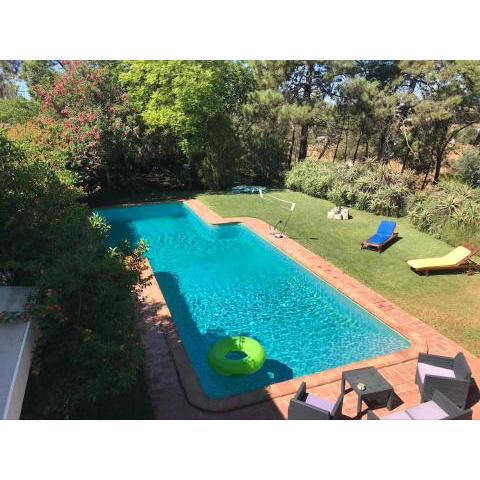 Vila Finlândia - countryside apartment with a pool