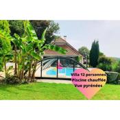 Villa avec superbe vue pyrénées + piscine chauffée- 12 personnes