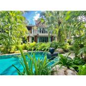 Villa in the Garden, Surin Beach with private spa.