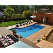 Villa Sitges Maria Sunny Oriented SW AC Confortable High Quality 5 star guest coments