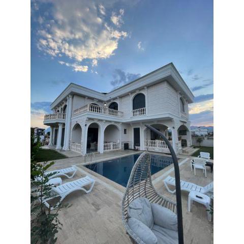 Villa white