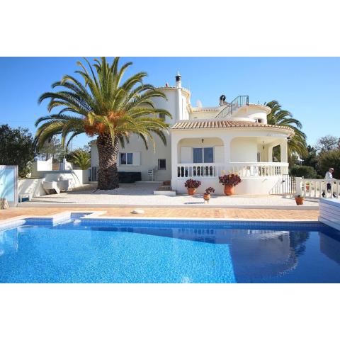 Villa With Pool, Near Beach - Algarve