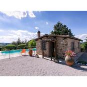 Villetta Armaiolo is a cozy cottage located in Tuscany