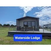 Waterside Lodge - Stunning - Dog Friendly