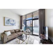 WelHome - Chic Apartment in Liveliest Area in Business Bay