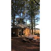 Woodpecker Cabin with Hot tub