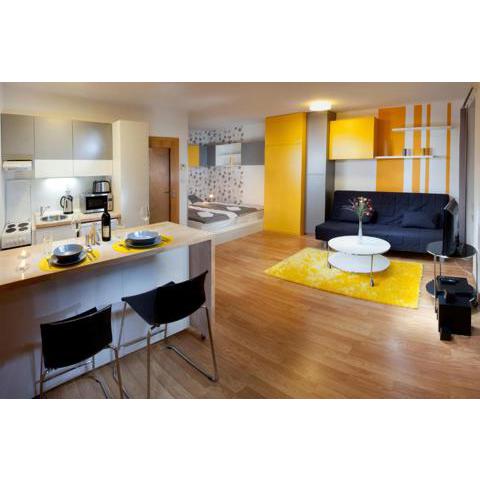 Yellow apartment Deluxe