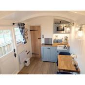 Yew Tree View Luxury Shepherd's Hut