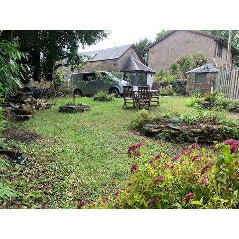 Yewtree Cottage - 'The Art House' and Garden