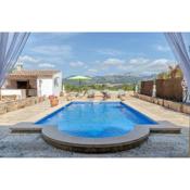 YourHouse Es Puig, quiet villa with private pool